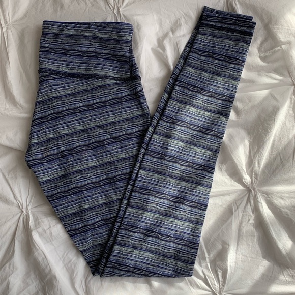 lululemon athletica Pants - Lululemon Blue Patterned Leggings Sz 6